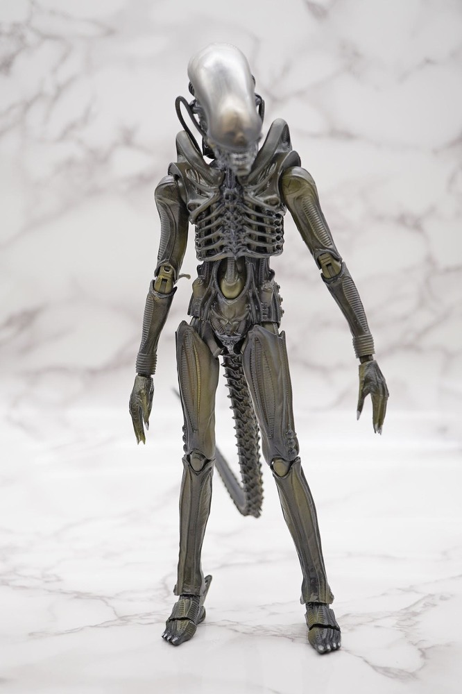 MAFEX ALIEN No.084 SF | www.vinoflix.com